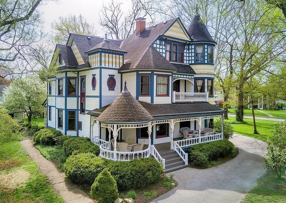 1st image of 429 Mill St