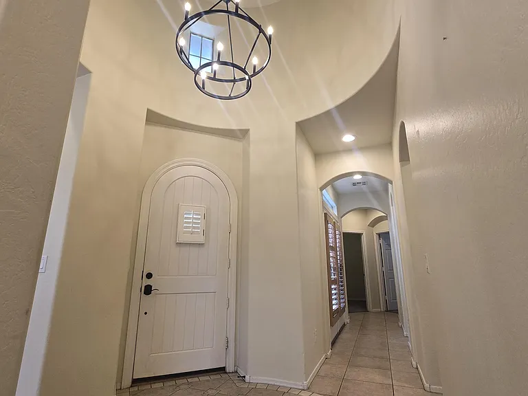 4039 N Park St — Photo 4