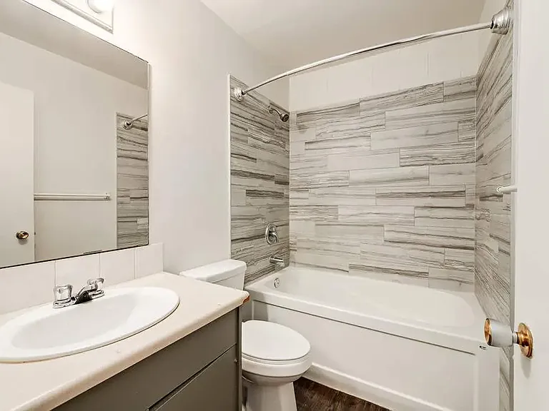 2241 14th St SW — Photo 7