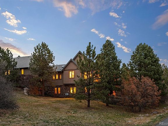 5th image of 779 Capilano Ct