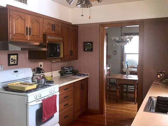 5th image of 457 Hillcrest Dr