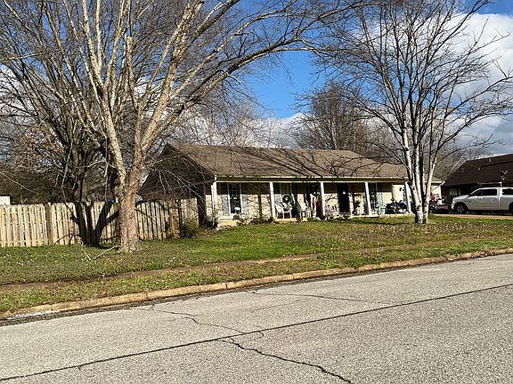 3rd image of 6570 Dunbarton Dr