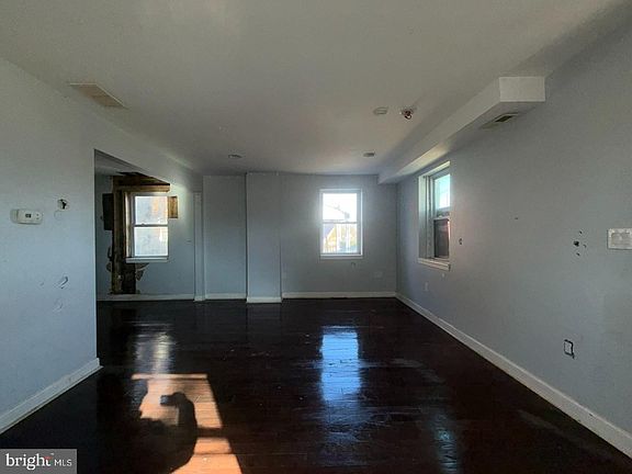 4th image of 3830 Brooklyn Ave
