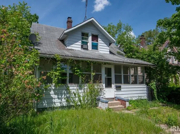 1723 Kendall St, South Bend, IN 46613