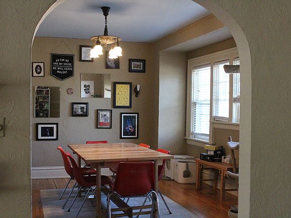 Lovely dining room!