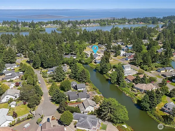 647 Skamokawa Court SE, Ocean Shores, WA 98569