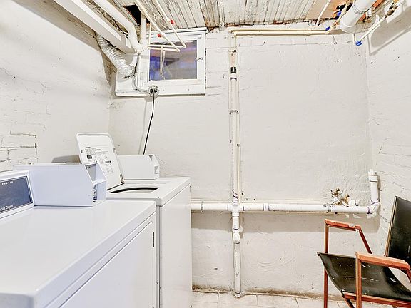 5th image of 305 W Madison St #1F