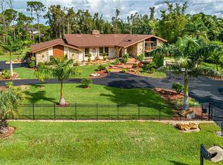 97 Ridge Dr, Naples, FL 34108