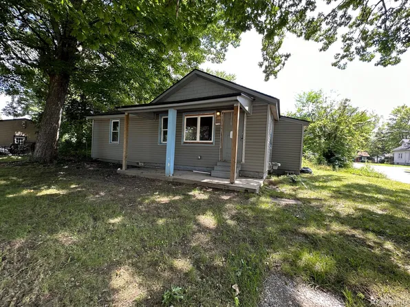 750 Scottwood St, Pontiac, MI 48340