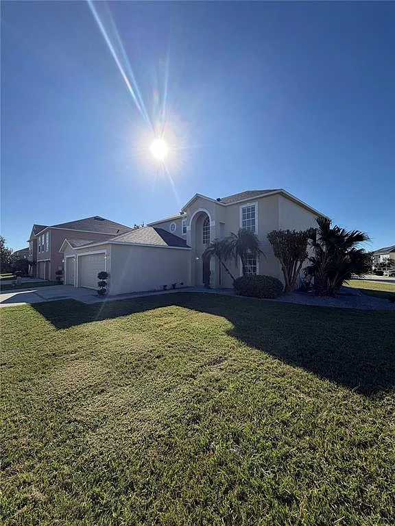3 bed, 2.5 bath, 2200 sqft, $2,600 — Photo 2