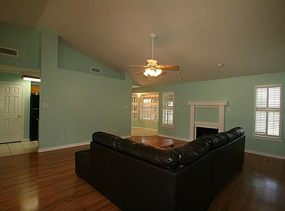 4th image of 208 Big Bend Blvd