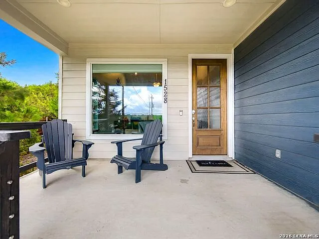 3 bed, 2.5 bath, 1946 sqft, $2,250 — Photo 3