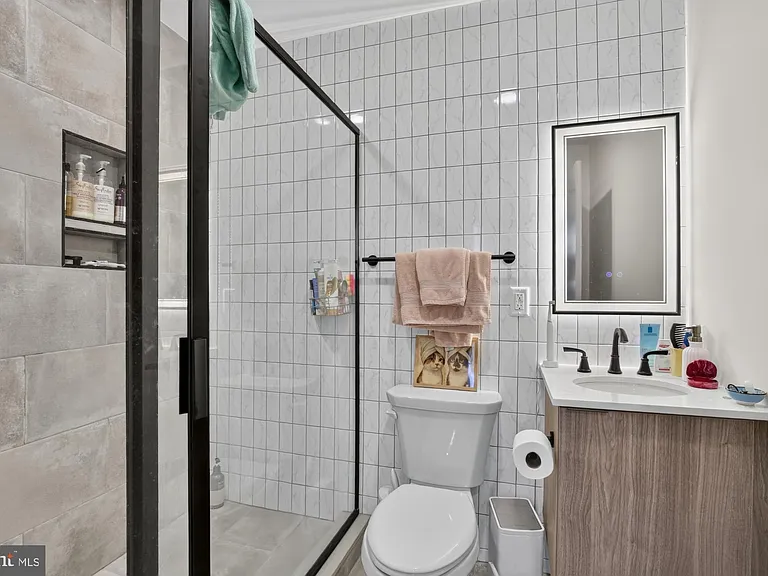 689 N Broad St #401 — Photo 13
