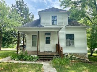301 Linn St #B, Leavenworth, KS 66048