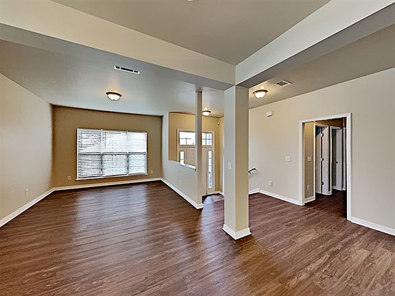 2nd image of 100 Autumn Oaks Ct