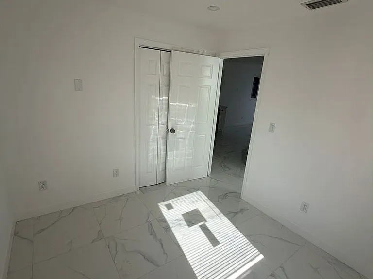 729 SW 3rd St — Photo 7
