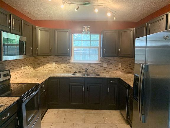 4th image of 6924 Pinehurst Dr