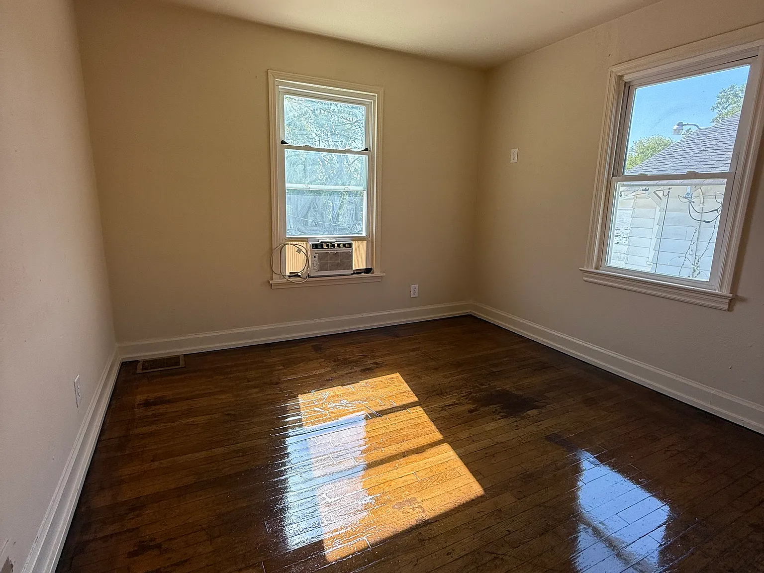 3 bed, 1232 sqft, $1,200 — Photo 2