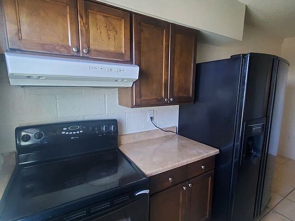 3rd image of 534 N Williams #H