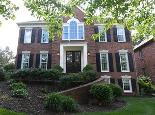 10824 Hobbs Station Rd, Louisville, KY 40223