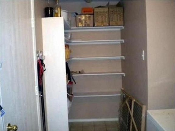Pantry/Laundry