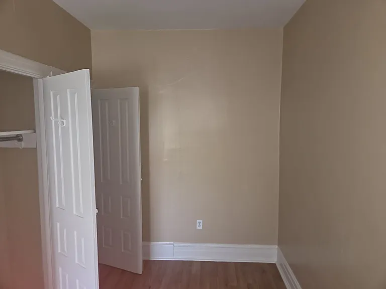 1007 Hyatt St — Photo 3