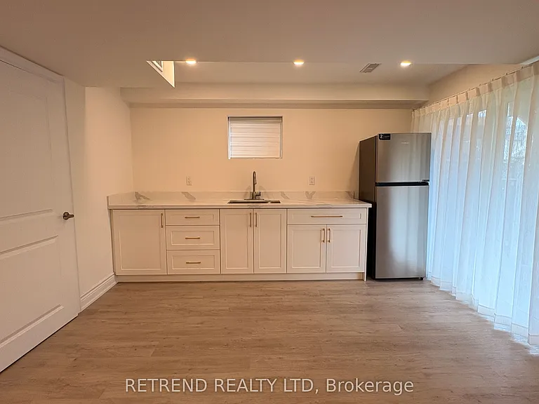 31 Cherry Bush Rd #BASEMENT — Photo 1
