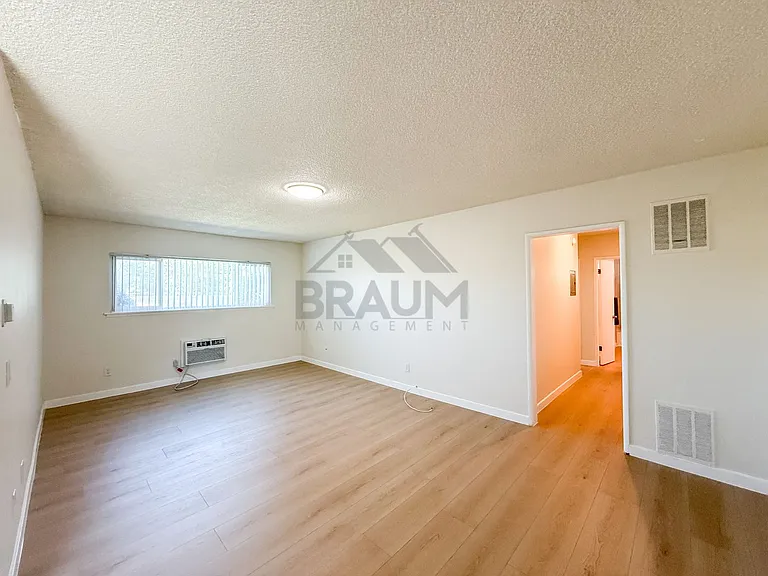 5131 Buffalo Ave — Photo 22