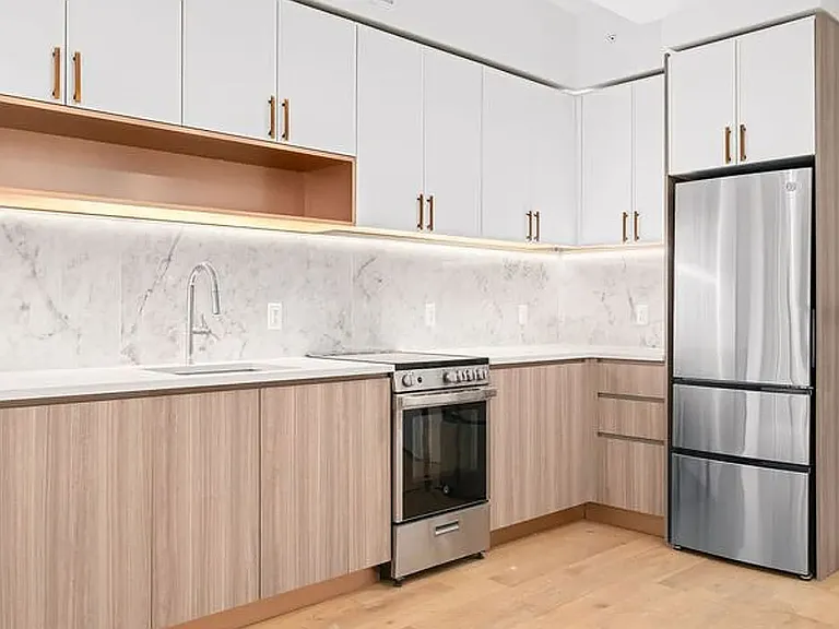 2-24 26th Ave #411 — Photo 1