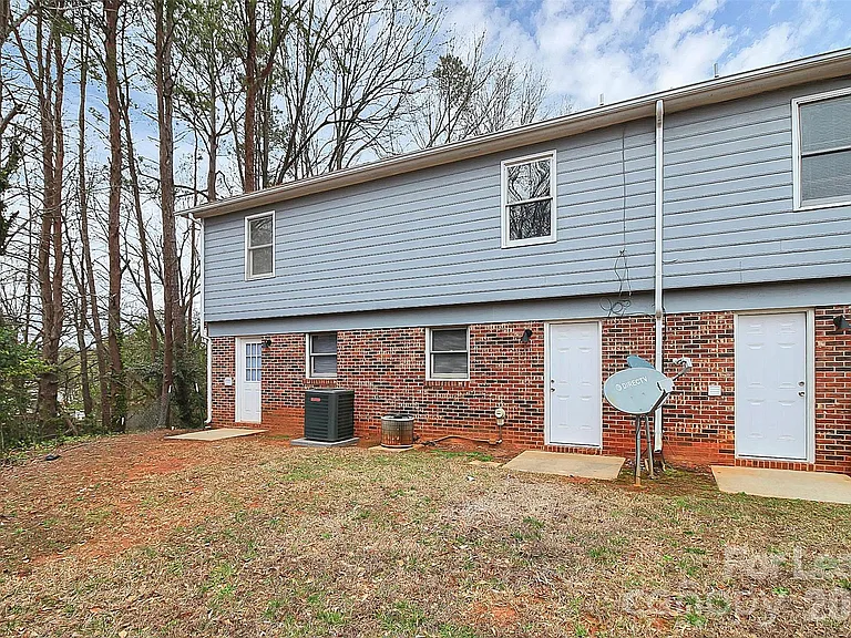 1219 Anderson St — Photo 20