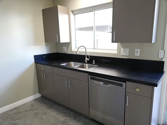 2nd image of 319 S Mollison Ave Unit 4