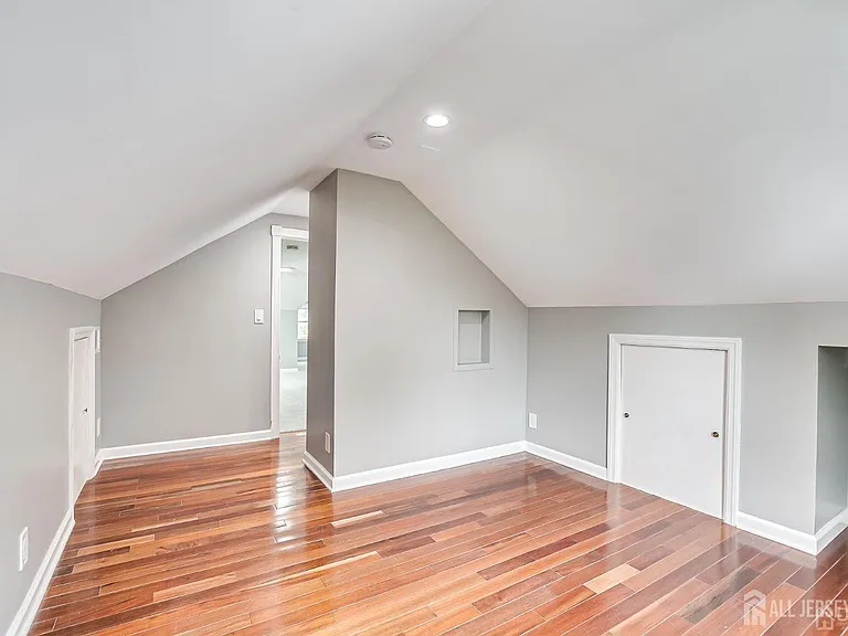 48 Johnson Pl — Photo 26