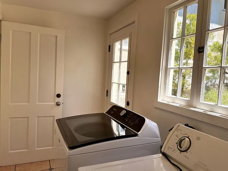 1743 Spruce St — Photo 30