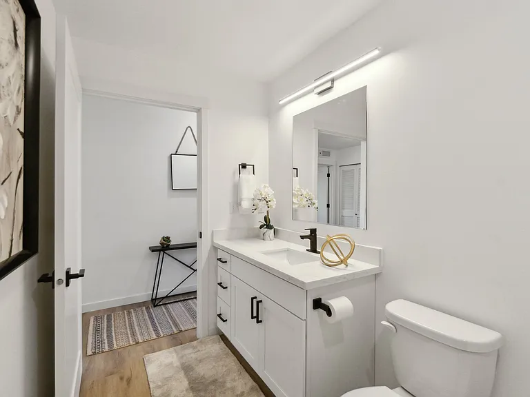 Copperstone Luxury Apartments and Townhomes — Photo 12