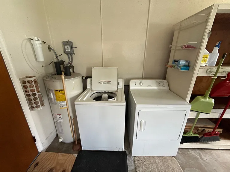 8215 W Cecil Ln — Photo 19