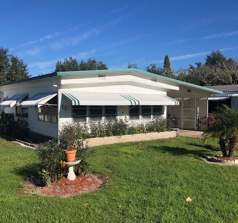 1st image of 415 Lazy Lake Dr W