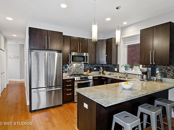 4th image of 4048 N California Ave #2