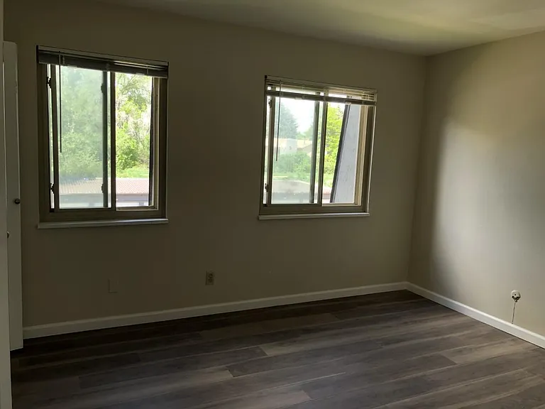 E Highline Cir — Photo 6