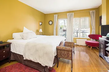 Sold by aptsandlofts.com