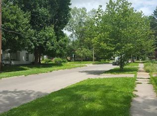 2313 Maple St, Des Moines, IA 50317