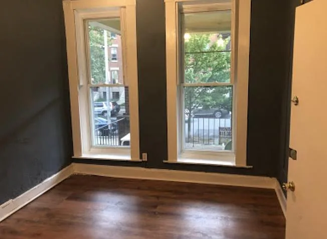 2916 N Calvert St — Photo 3