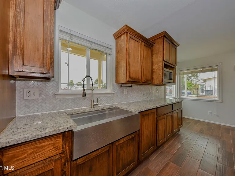 10348 Darin Rd — Photo 24