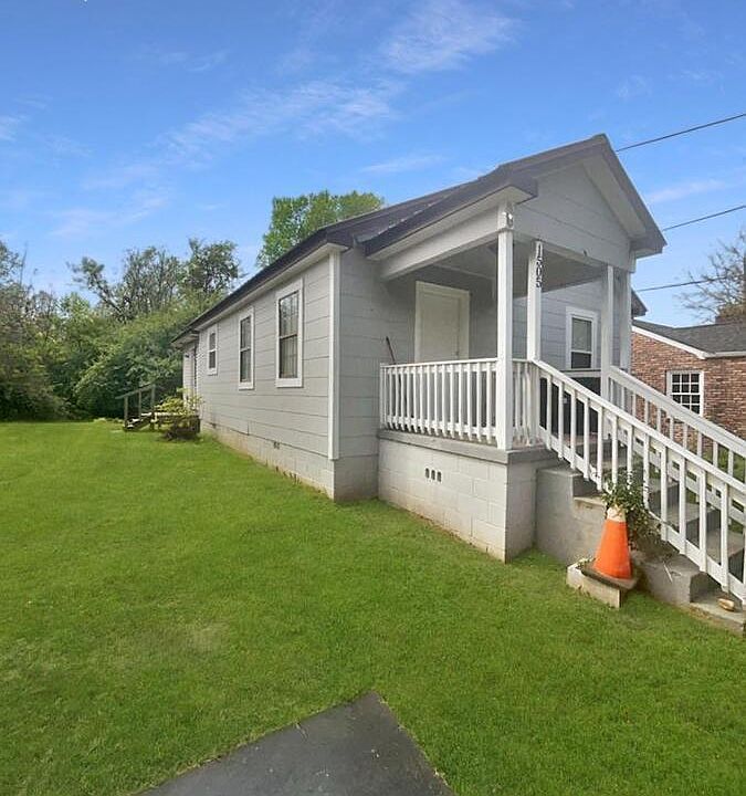 1st image of 1505 18th St E
