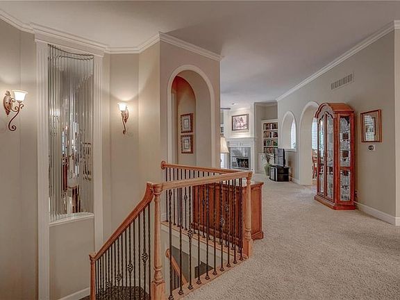 2nd image of 4637 N Holly Ct