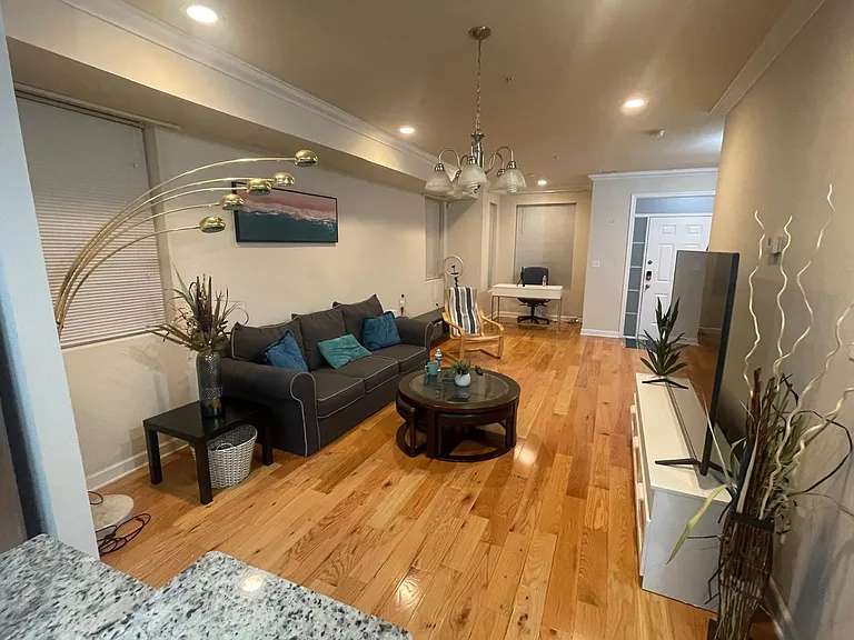 4257 Brooks St NE — Photo 5