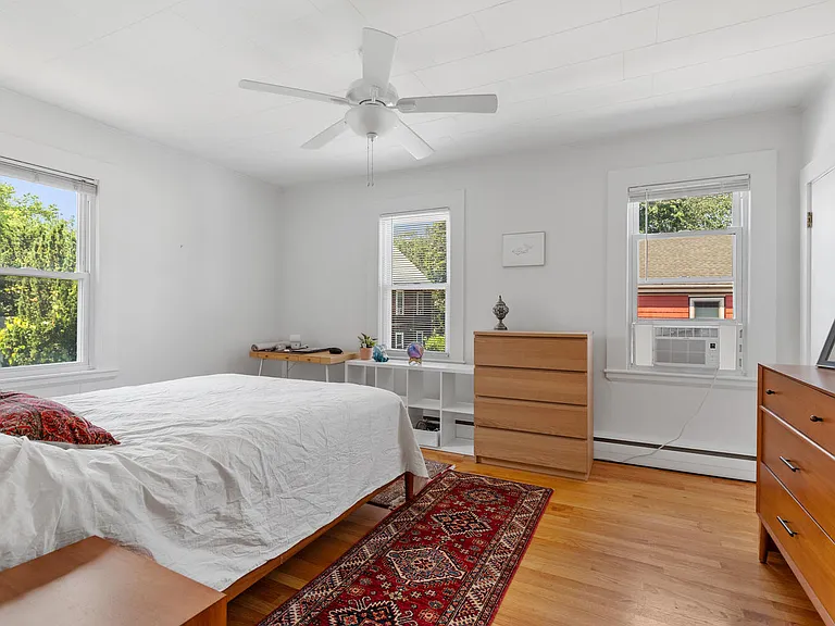 17 Holworthy Pl — Photo 6