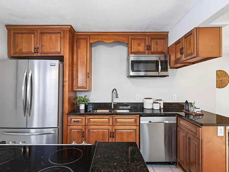 2199 Oakwood Dr — Photo 11