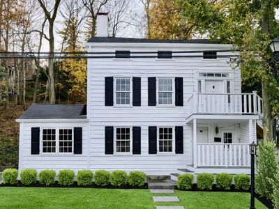 94 Main St, Roslyn, NY, 11576