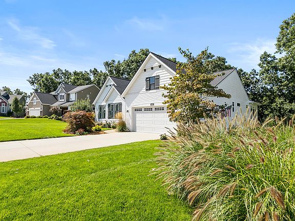 4th image of 3482 Jules Lillian Dr NE