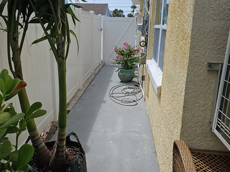 78 146th Ave E #B — Photo 11